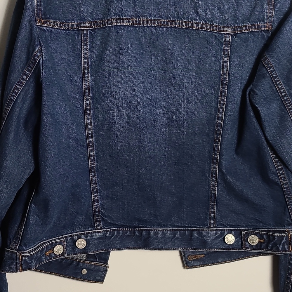 BANANA REPUBLIC Clean Classic Mediun Wash Blue Jean Jacket Size Small - Picture 14 of 16